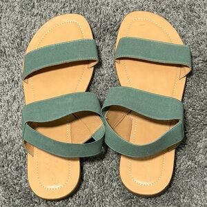 Universal Thread Strappy Sandals | Size 9